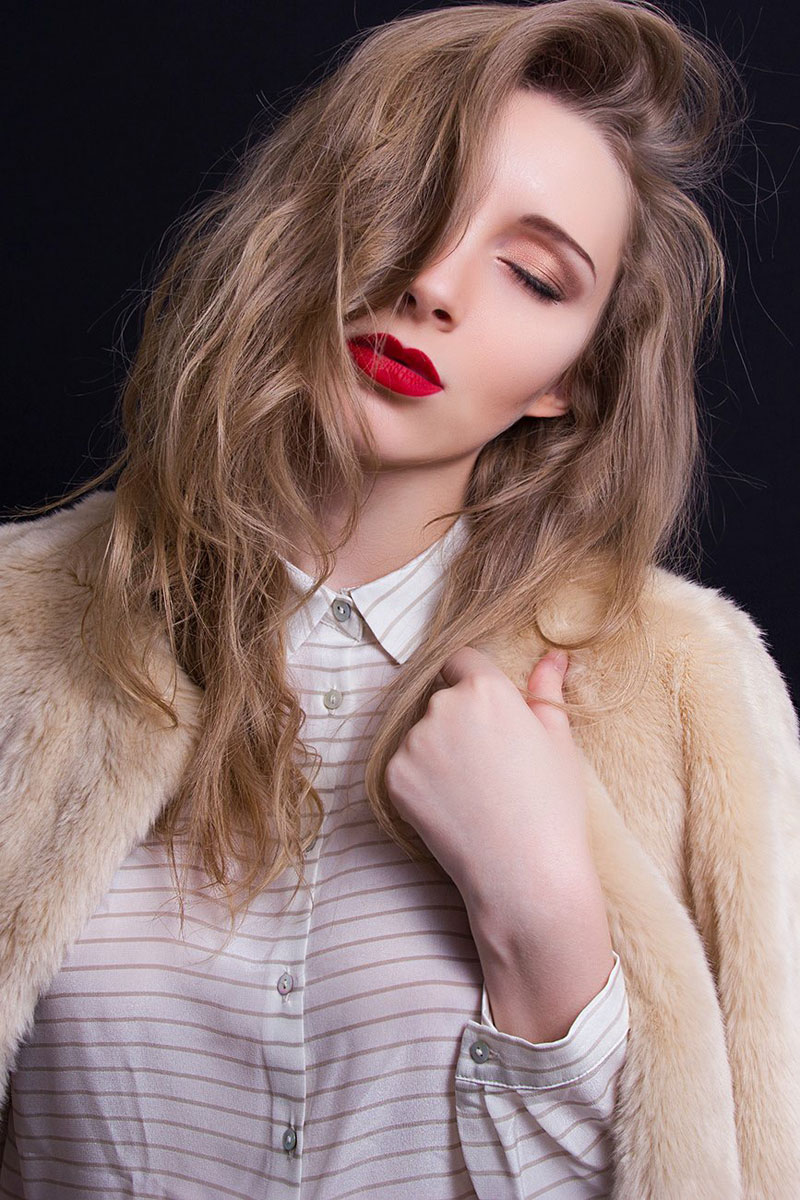 Jeune femme en beauté