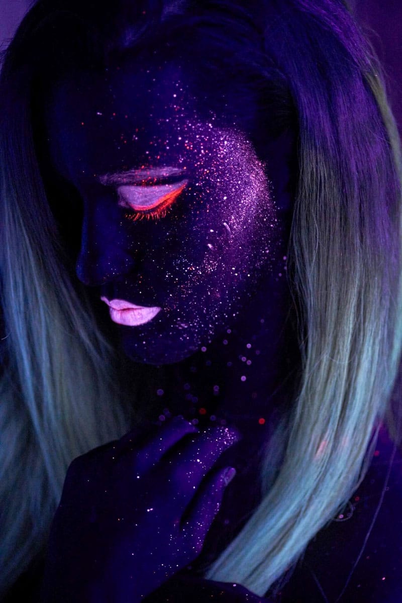 Jeune femme après bodypainting