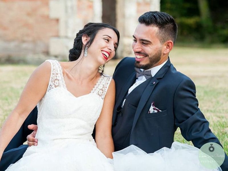 Un couple de mariés